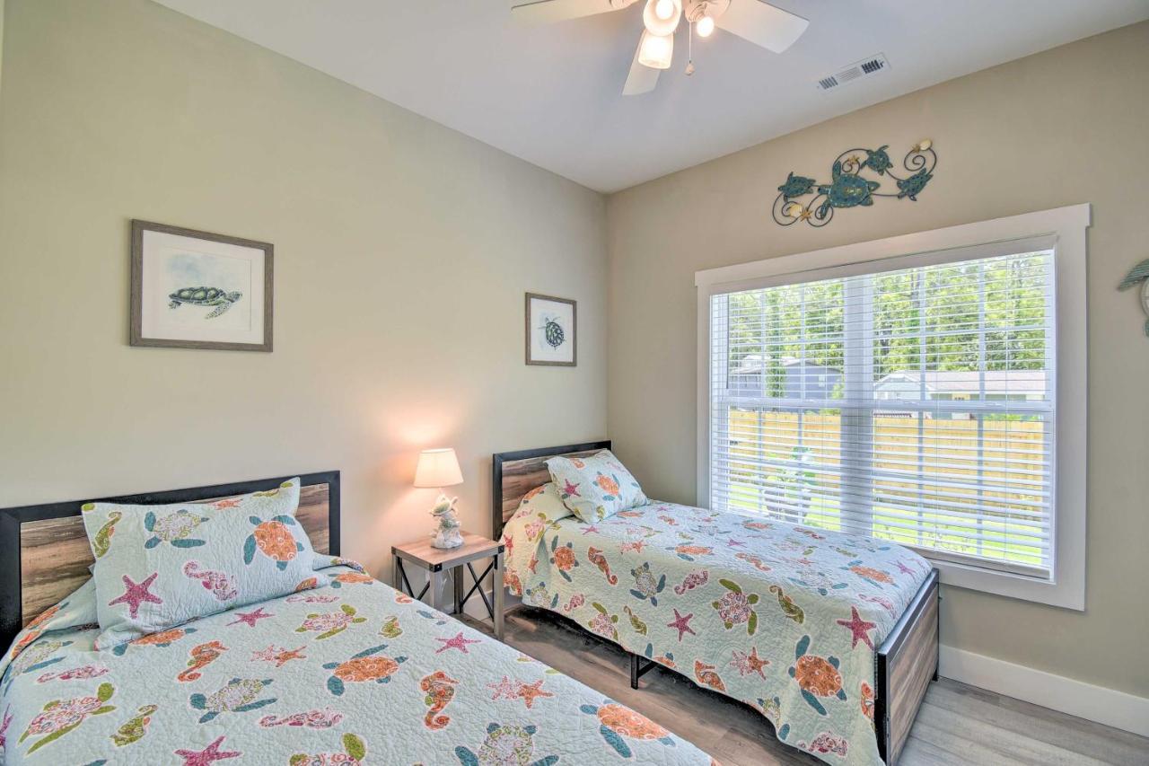 Ocean Isle Beach Home With Shared Lanai And Grill 外观 照片